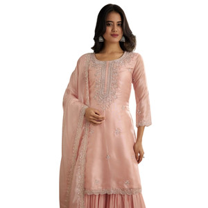 Ensemble de perles Dana Kurta coupées en tissu pêche légère avec Dupatta brodé pour réception festive et occasions spéciales - Product Image 2