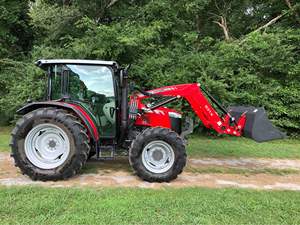Tractor Utilitario Massey Ferguson 4707 de 70HP, 2WD, con Transmisión de Engranajes, de Alta Resistencia para Trabajo Pesado en Terrenos Agrícolas, con Motor, Caja de Cambios y Bomba de Alta Potencia - Product Image 2