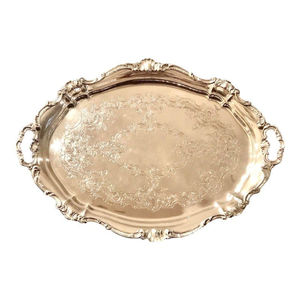Plateau de service ovale en argent plaqué, design élégant, bordure florale ornée en relief, deux poignées, pour mariage, maison, hôtel et restauration - Product Image 3