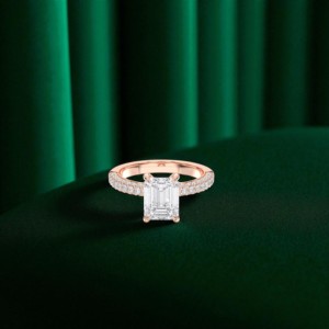 5.68 Carat F-G/VS (centre 5.00CT) Bague intemporelle en diamant taille émeraude et ronde cultivée en laboratoire fabriquée en argent pour elle - Product Image 5