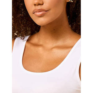 Camiseta sin mangas transpirable de corte ajustado con cuello redondo para mujer, estilo casual, con logo frontal, largo a la cadera, OEM, marca privada - Product Image 6
