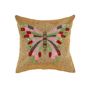 Dernière conception de housse de coussin perlée faite à la main pour usage domestique Article housse de coussin faite à la main pour la décoration de fête taie d'oreiller disponible - Product Image 3