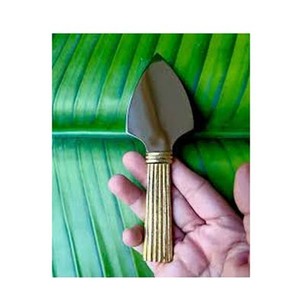 Juego de herramientas para queso con hoja plateada de alta calidad, esparcidor, Mango en relieve sólido dorado con extremo de Metal dorado, juego de cuchillos para queso - Product Image 1