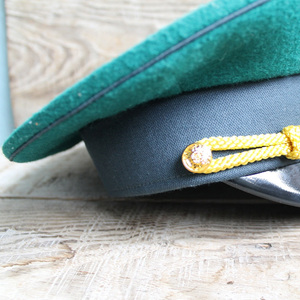 Gorras de capitán de tela de lana con opciones de bordado personalizado Sombreros de uniformes formales diseñados para funciones ceremoniales y ropa de vestir - Product Image 2