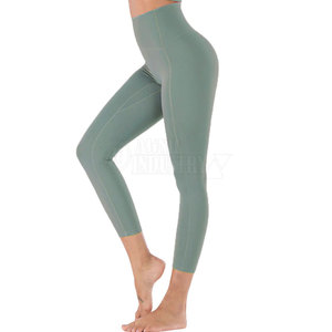 Ensemble de yoga sportif de qualité supérieure 2025, prix raisonnable, nouveau design respirant, ensemble de yoga pour femmes fabriqué au Pakistan - Product Image 5