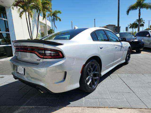 Dodge Charger GT Muscle Car d'occasion blanche, essence, conduite à gauche, faible kilométrage, berline - Product Image 4