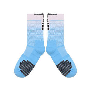 2025 haute qualité en gros personnalisé Performance sport antidérapant chaussettes athlétiques Grip chaussettes anti-dérapant chaussettes pour hommes - Product Image 3