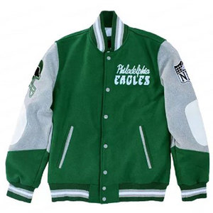 Chaquetas Varsity de Invierno de Forro Polar Estilo Cool Personalizadas, Chaquetas Varsity de Cuero Tipo Bomber para Mujer - Product Image 4