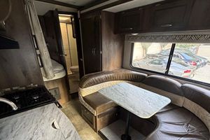Vehículo usado confiable, Mercedes-Benz Sprinter 3500XD Coachmen Prism 2019 - Product Image 3