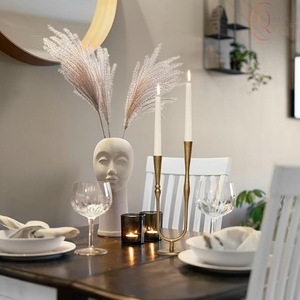 Porte-bougie décoratif en métal pour les intérieurs commerciaux et résidentiels - Product Image 5