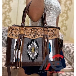 Nuevo 2024 diseñador de lujo a mano Tooled Saddle manta borla bolso de mano de alta calidad de cuero genuino bolsos de hombro cruzados para mujer - Product Image 1