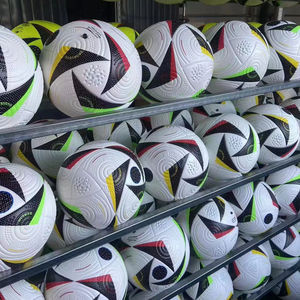 Ballons de football en cuir PU personnalisés, vente chaude, directement de l'usine, taille standard professionnelle, équipement d'entraînement pour le football - Product Image 4