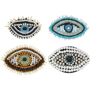 Patchs à breloques perlés faits à la main de la meilleure qualité avec des patchs brodés haut de gamme pour les vêtements de mariée et de soirée, disponibles à la vente - Product Image 2