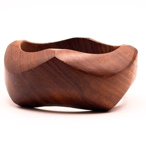 Bracelets en bois urbains ethniques faits à la main, mode de détente de luxe avec une élégance artisanale éthiquement faite - Product Image 2