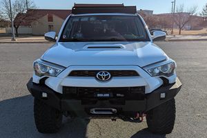Toyota 4Runner TRD Off-Road 4x4 2018 d'occasion, moteur V6 de 4,0 litres, 4 roues motrices, modifications tout-terrain - Product Image 2