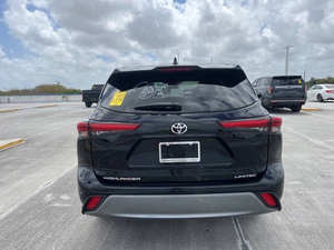 Auto Usado de Calidad a Precio Accesible, Toyota Highlander 2023, Volante a la Izquierda - Product Image 3