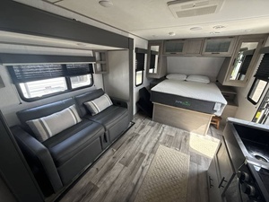 Cole_man Li_ght 1805RB RV Camping Van Usado 2023 - Product Image 3
