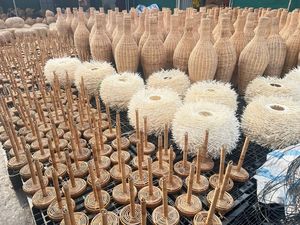 Cesta de Ratán Natural Linda de Sisu Handicraft, Diseño Art Deco, Color Chocolate, de Hanoi, para una Decoración del Hogar Elegante y Organizada - Product Image 6