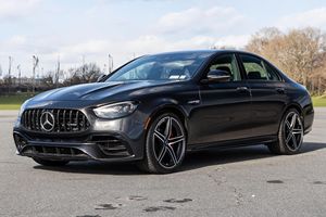 Mercedes-AMG E63 S Sedán 2021 Usado en Excelentes Condiciones, 24400 Millas, 603 HP, Motor V8 Biturbo, Tracción en las Cuatro Ruedas, Paquete de Asistencia al Conductor - Product Image 3