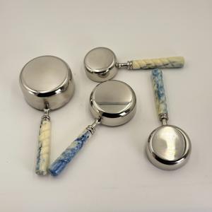 Tazas Medidoras de Acero Inoxidable de Alta Calidad con Mango de Resina para Café en Grano, Polvo y Líquidos, etc. - Product Image 5