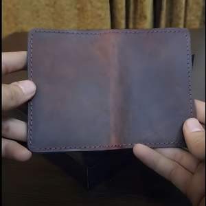 Cartera Bifold de Cuero Genuino Marrón Cosida a Mano para Hombre, Tarjetero Delgado con Costuras Rojas, Cartera Premium Compacta Pro - Product Image 3