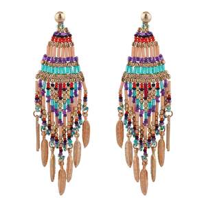 Boucles d'oreilles brodées de perles de rocaille faites à la main de luxe pour cadeaux Boucles d'oreilles à breloques en perles de rocaille d'élégance saisonnière - Product Image 6