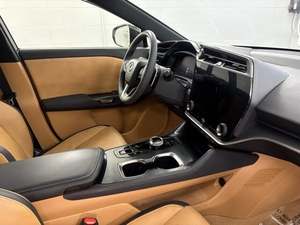 Lexus RZ 450e Premium AWD 2023 avec jantes de 20 pouces - Product Image 6