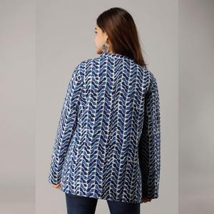 Veste matelassée en coton bleu avec décoration boutonnée, imperméable, respirante, tissée avec un motif de fleurs et de lignes sur le devant - Product Image 5
