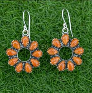 Boucles d'oreilles en pierre précieuse d'huître à pointes orange, boucles d'oreilles en argent sterling 925, boucles d'oreilles faites à la main, pierre orange pour cadeau - Product Image 1