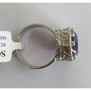 แหวนเงินแท้ 925 ประดับพลอยอเมทิสต์ทรงสวยหรูจาก Shah Gems สำหรับผู้ชายและผู้หญิง ดีไซน์ขอบเพชร ชุบโรเดียม ลายตาเก๋ไก๋ ของขวัญสุดเพอร์เฟกต์ - Product Image 4