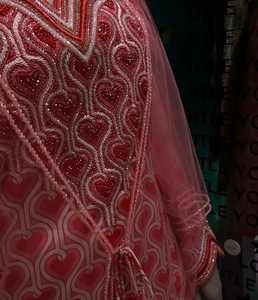 ชุดคาฟตันสีแดงหรูหราประดับลูกปัด ปักมือ สไตล์มิดชิด อบายา จาลาบียะ แขนยาว ยาวคลุมเท้า สำหรับงานปาร์ตี้ ผ้าโมดอล สตาร์ - Product Image 2