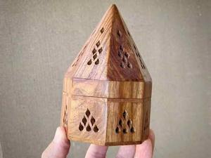 Quemador Bakhoor de cuerpo de madera superior con diseño de grabado chapado en oro para el hogar, fragancia interior de Crescent Crafts - Product Image 4