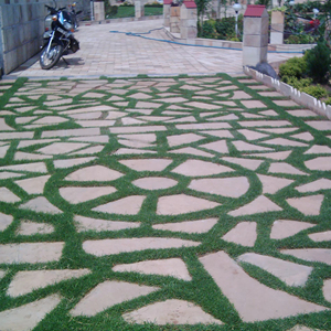 Pierre de Gwalior, travail de pierre, design moderne, finition brossée, bloc de pierre de grès jaune avec motif fou pour allée et jardin - Product Image 1