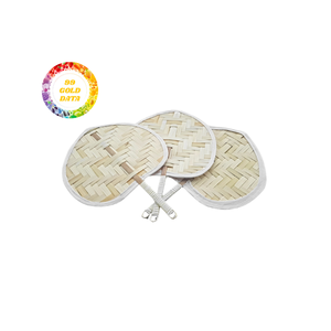 Ventilador de mano de bambú vietnamita respetuoso con el medio ambiente, ventilador de madera plegable para decoración, viajes o regalos - Product Image 1