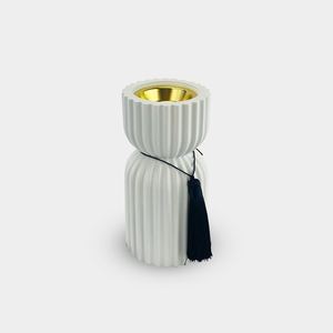 Quemador de Incienso Bakhoor de Metal Blanco Moderno con Diseño Acanalado, Porta Incienso de Lujo con Copa Dorada, Decoración para el Hogar y Uso en el Hogar del Medio Oriente y el Golfo - Product Image 1