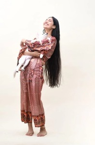 ชุดเดรสชีฟองยาวคลุมเท้าสำหรับผู้หญิง สไตล์ทางการ เหมาะสำหรับใส่ไปชายหาดในฤดูร้อน คอวี แขนยาว ลายดอกไม้ - Product Image 5