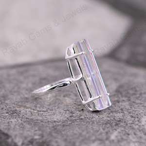 Qualité supérieure Belle arc-en-ciel Mystic Quartz Gemstone Prong Setting Sterling Silver Rectangle Baguette Bijoux faits à la main - Product Image 5