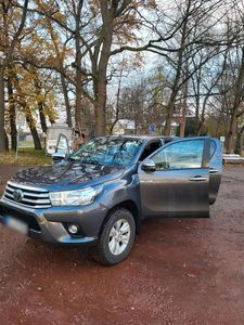 2018 for Hilux Used Automatic Pickup Left Hand Steering Leather Seats Dark Interior Aluminium Alloy Roof Rack R16 AWD Diesel - Product Image 3