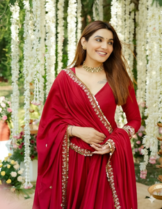 Ensemble de costume Anarkali brodé rouge cramoisi de luxe Unity avec dupatta, vêtements de mariage et de fête haut de gamme - Product Image 1