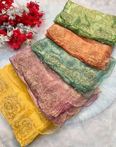 Tự thêu moti & đá làm việc đồng bằng & sang trọng nhìn mùa hè thoải mái một phút draped Saree thời trang với cùng một áo mảnh - Product Image 6