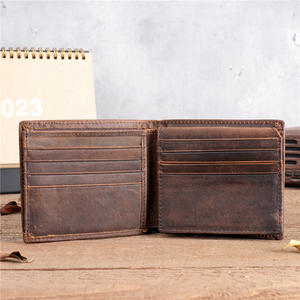 Cartera Bifold de Cuero Genuino Crazy Horse para Hombre con Ranuras para Tarjetas y Solapa - Product Image 2