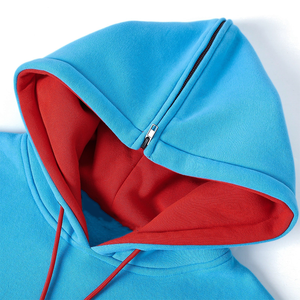 Sudadera con Capucha Unisex de los Hornets de Delaware, Felpa de Chenilla, 100% Algodón Orgánico, Color Azul Invernal con Detalles Rojos, Premium - Product Image 3