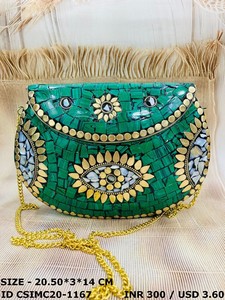 กระเป๋าคลัทช์งานออกแบบทำมือโดยช่างฝีมือชาวอินเดีย ประดับด้วยโลหะเหล็กแบบโมเสก สำหรับงานปาร์ตี้ งานเฉลิมฉลอง และโอกาสพิเศษของผู้หญิง - Product Image 4