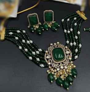 Conjunto de pendientes de Gargantilla Polki Kundan chapados en oro antiguo elegante de moda para celebraciones de aniversario de boda - Product Image 1