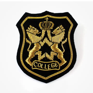 Insignia y parche de alambre de lingotes bordados a mano cómodos de fabricación pakistaní para uniformes de diseño personalizado - Product Image 2