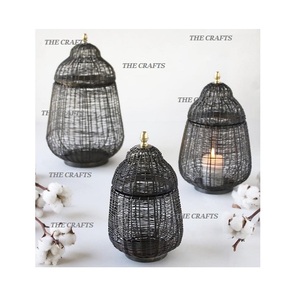 Ensemble de deux porte-bougie de tailles différentes en fer noir pour la décoration de la maison, des hôtels et des mariages - Product Image 2