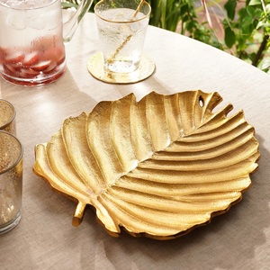 Bol décoratif à motif feuille d'or, plateau de service de luxe, élégant plateau de centre de table, accent de décoration de table, pièce d'ameublement pour la maison - Product Image 1
