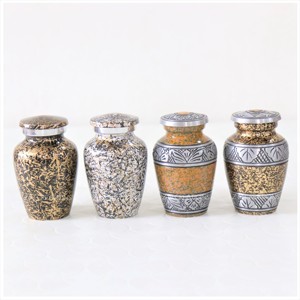 Fabricant petite urne en laiton rose gravée souvenir de crémation en métal cendres humaines fournitures funéraires élégantes urnes de bijoux de crémation - Product Image 5