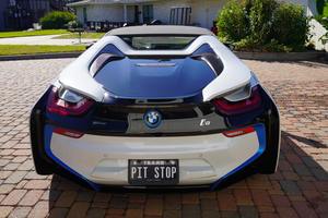 Auto Usado Premium 2019 BMW i8 Roadster Híbrido Enchufable de 369 hp - Product Image 3