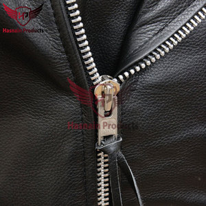 Chaqueta de Motociclista de Cuero Genuino para Hombre, Chaqueta de Moto Negra con Cierre Asimétrico y Hombros Acolchados - Product Image 6